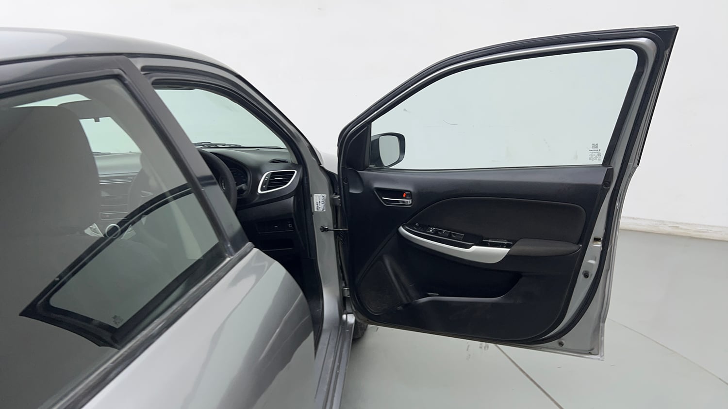 Used 2019 Maruti Suzuki Baleno Delta 1.2 Petrol Manual interior RIGHT FRONT DOOR OPEN VIEW