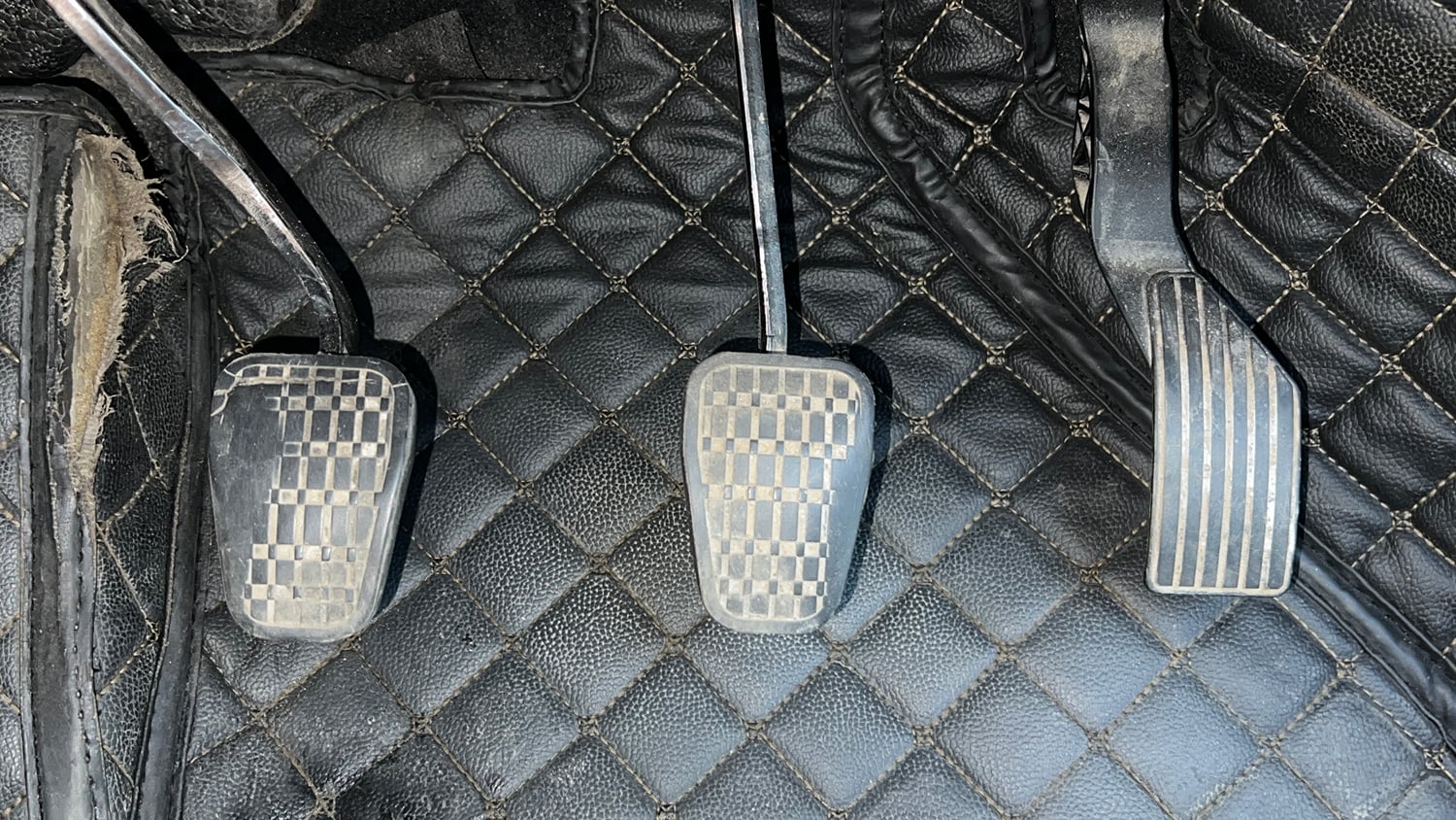 Used 2023 Tata Punch Pure MT Petrol Manual interior PEDALS VIEW
