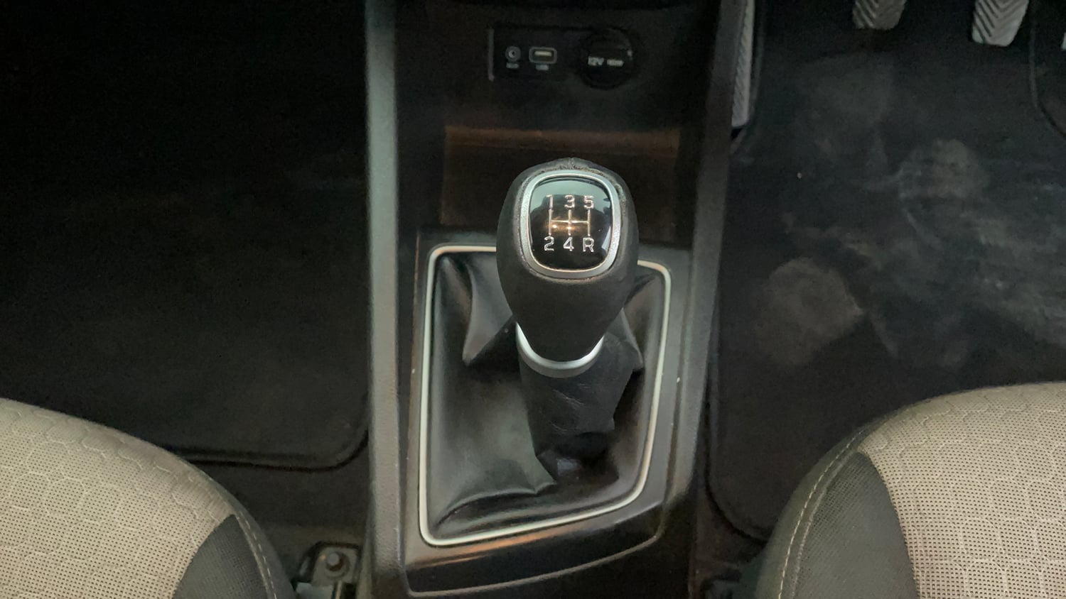 Used 2017 Hyundai Elite i20 Asta 1.2 (O) Petrol Manual interior GEAR  KNOB VIEW