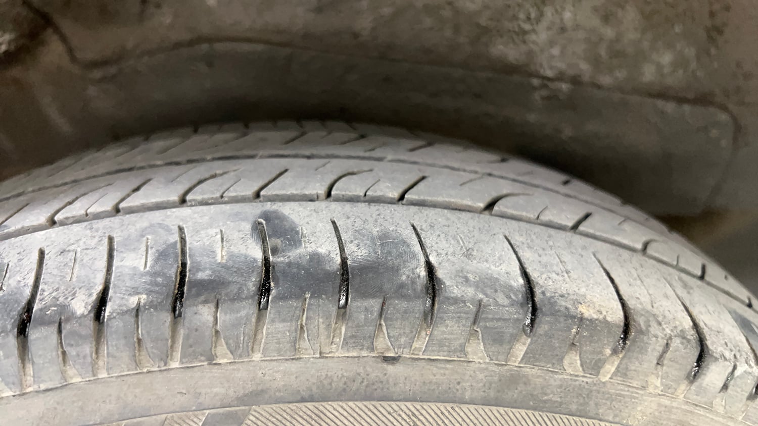 Used 2017 Maruti Suzuki Wagon R LXI CNG Cng Manual tyres RIGHT REAR TYRE TREAD VIEW