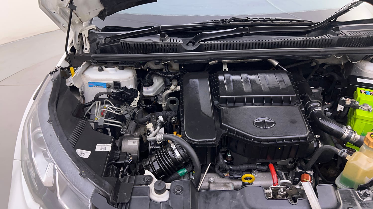 Used 2023 Tata Nexon XM Diesel Diesel Manual engine ENGINE RIGHT SIDE HINGE & APRON VIEW