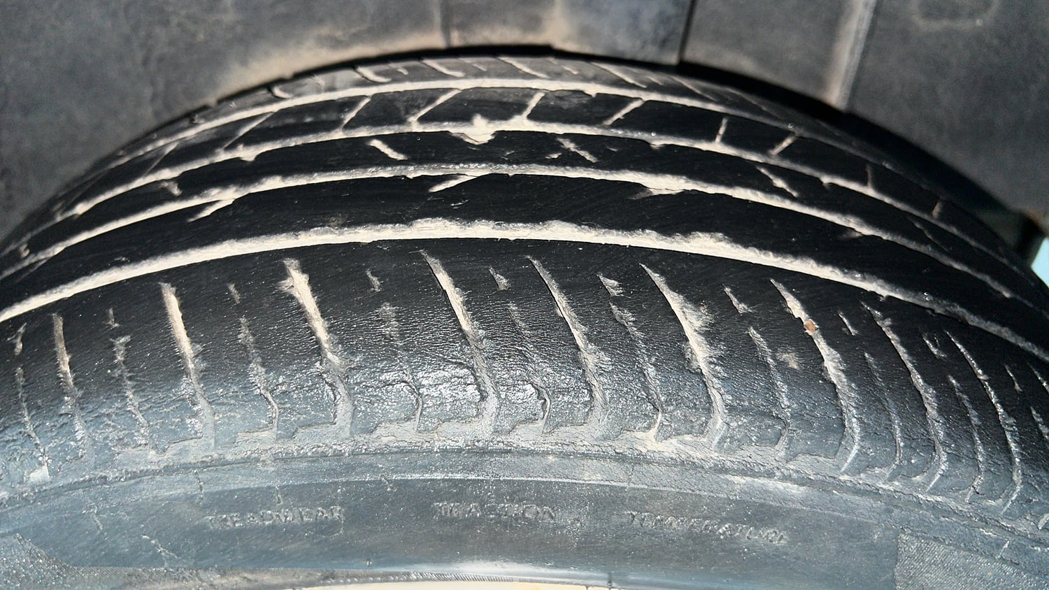 Used 2021 Nissan Magnite XL Petrol Manual tyres LEFT REAR TYRE TREAD VIEW