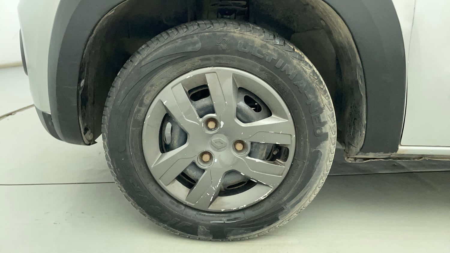 Used 2018 Renault Kwid 1.0 RXL Petrol Manual tyres LEFT FRONT TYRE RIM VIEW