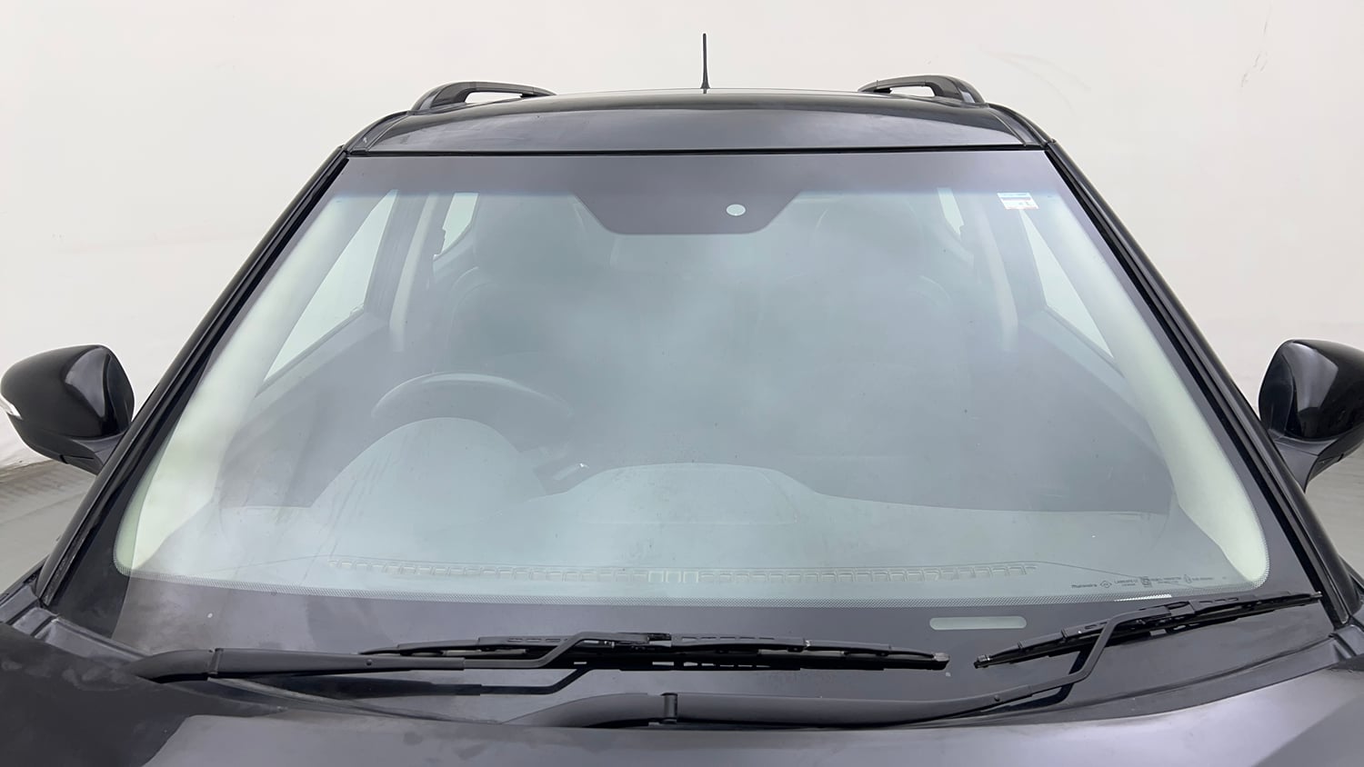 Used 2023 Mahindra XUV400 EL 5S Electric Automatic exterior FRONT WINDSHIELD VIEW