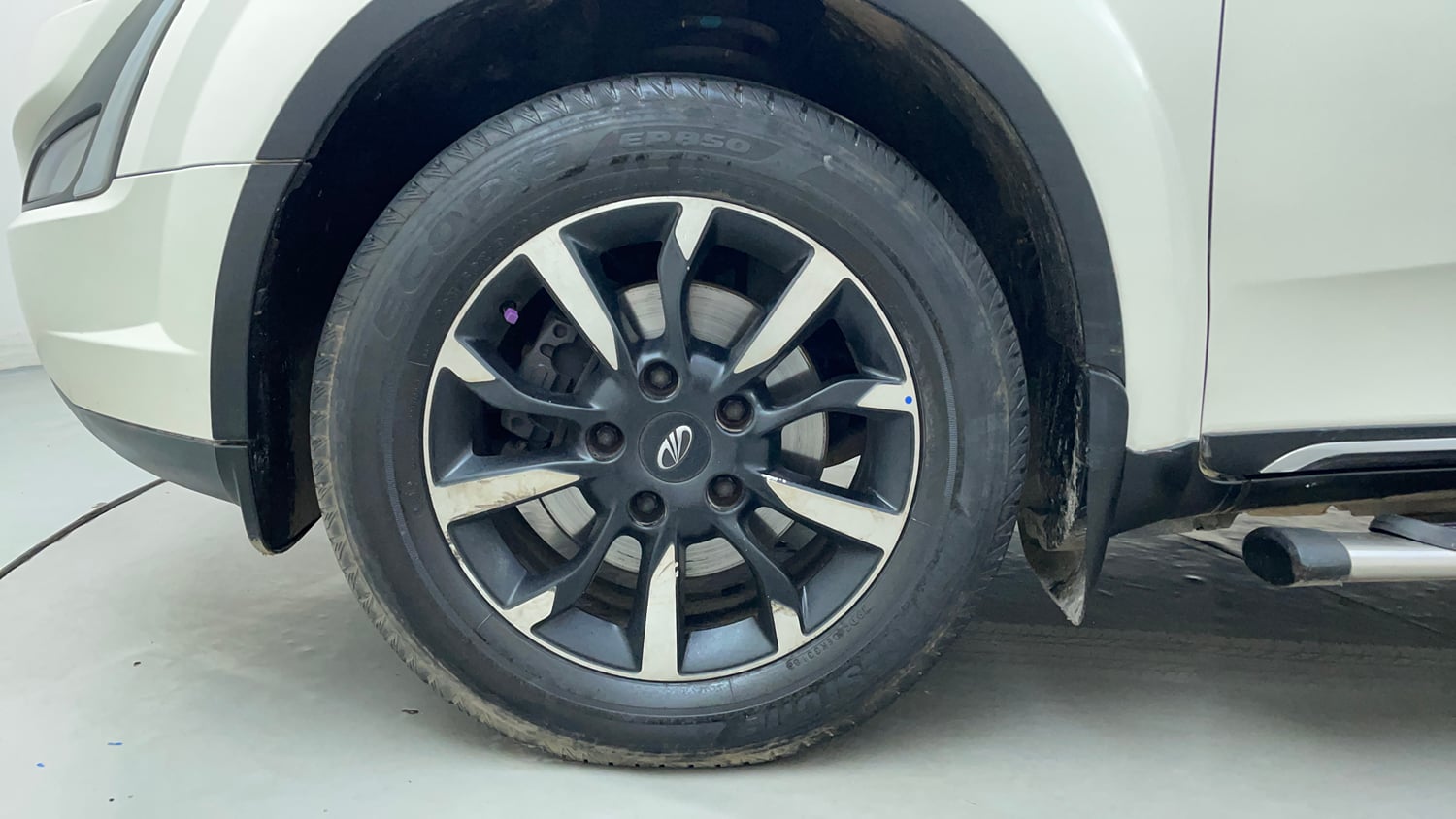 Used 2019 Mahindra XUV500 W11 Diesel Manual tyres LEFT FRONT TYRE RIM VIEW