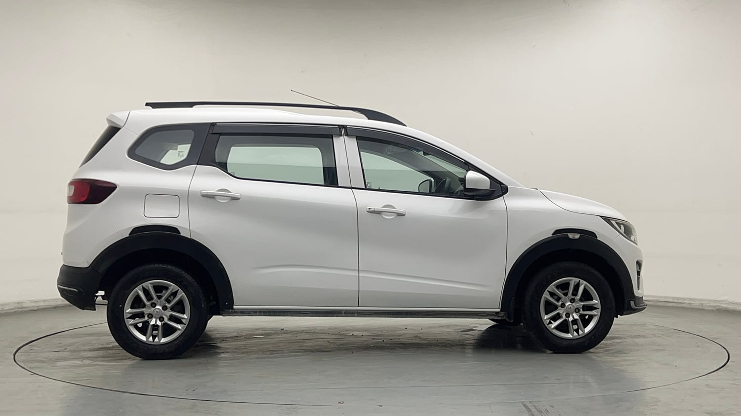 Used 2020 Renault Triber RXL Petrol Manual exterior RIGHT SIDE VIEW