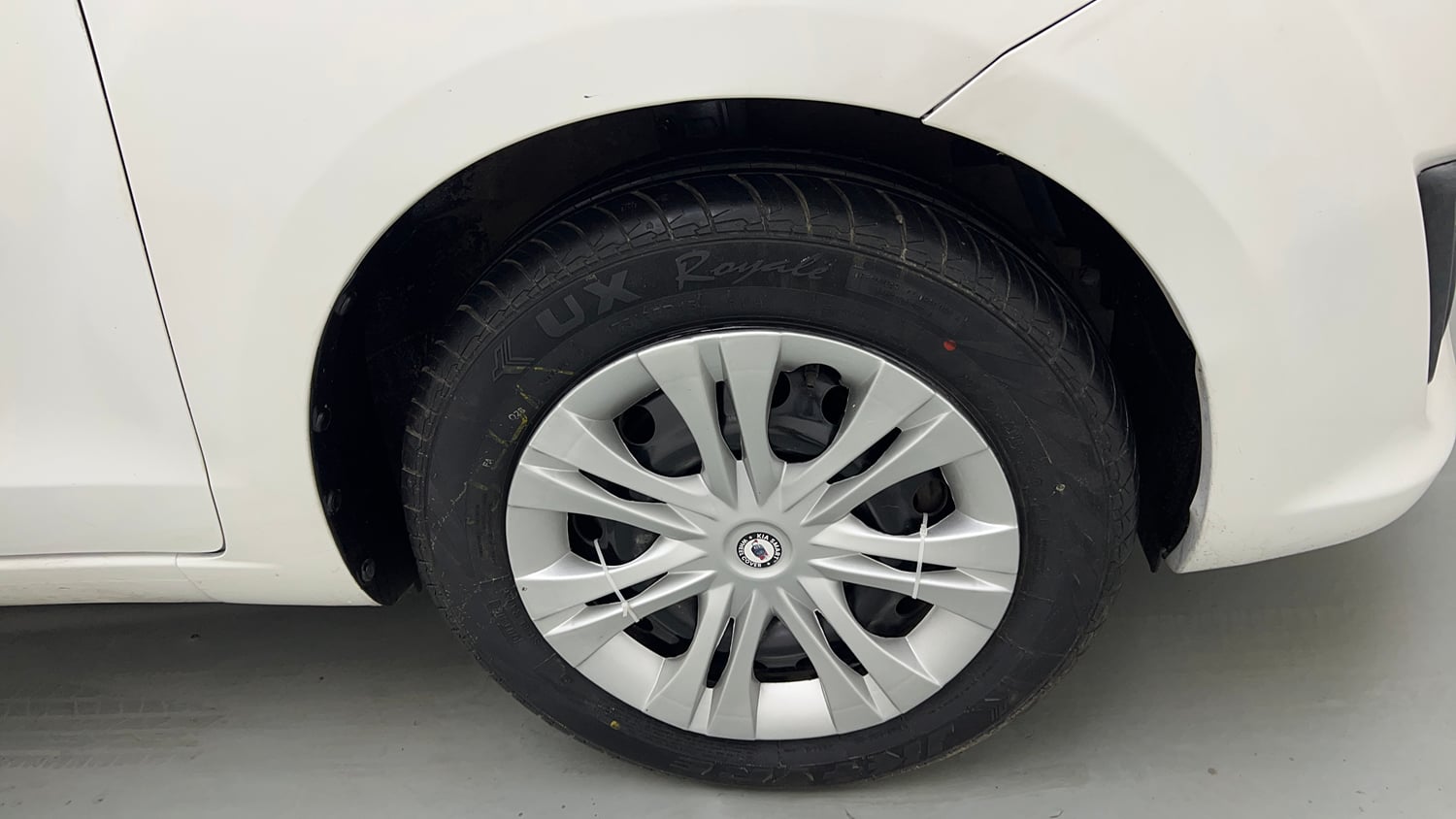 Used 2013 Maruti Suzuki Ertiga Vxi Petrol Manual tyres RIGHT FRONT TYRE RIM VIEW