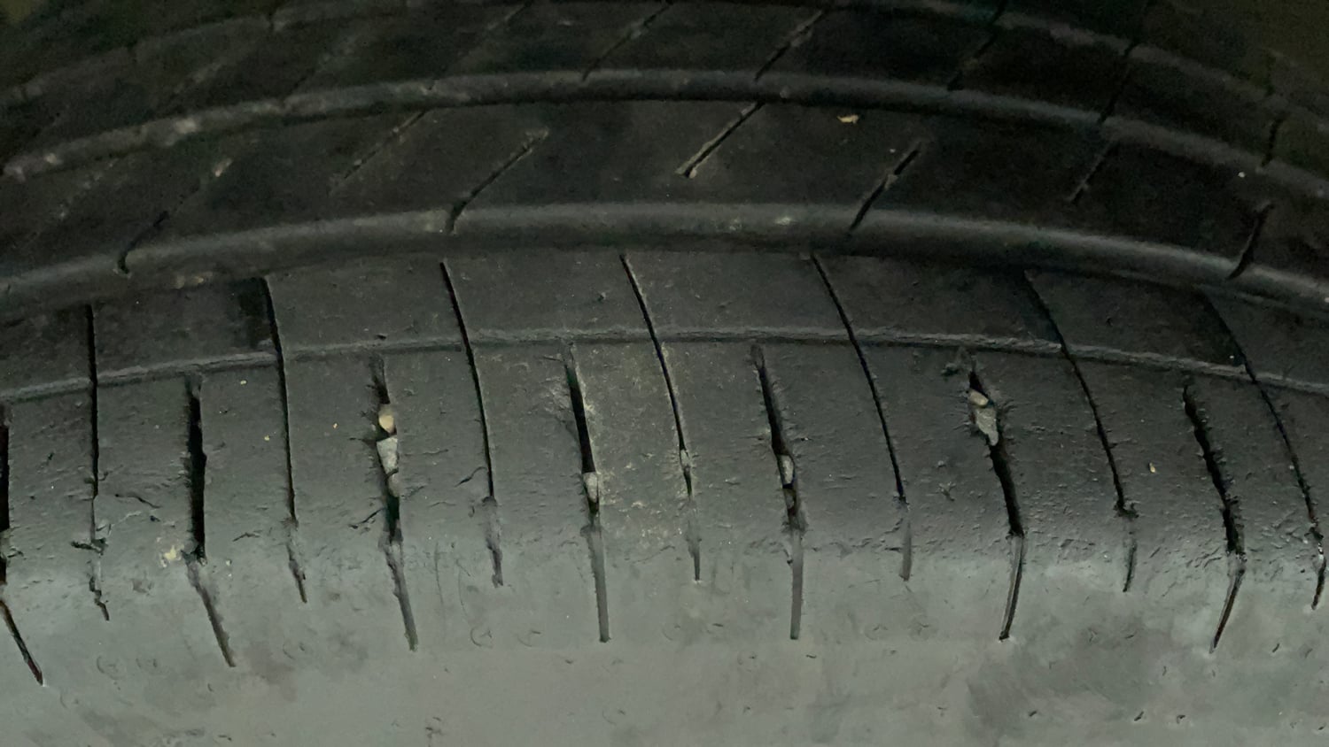 Used 2019 maruti-suzuki Vitara Brezza ZDi Plus AGS Diesel Automatic tyres LEFT FRONT TYRE TREAD VIEW