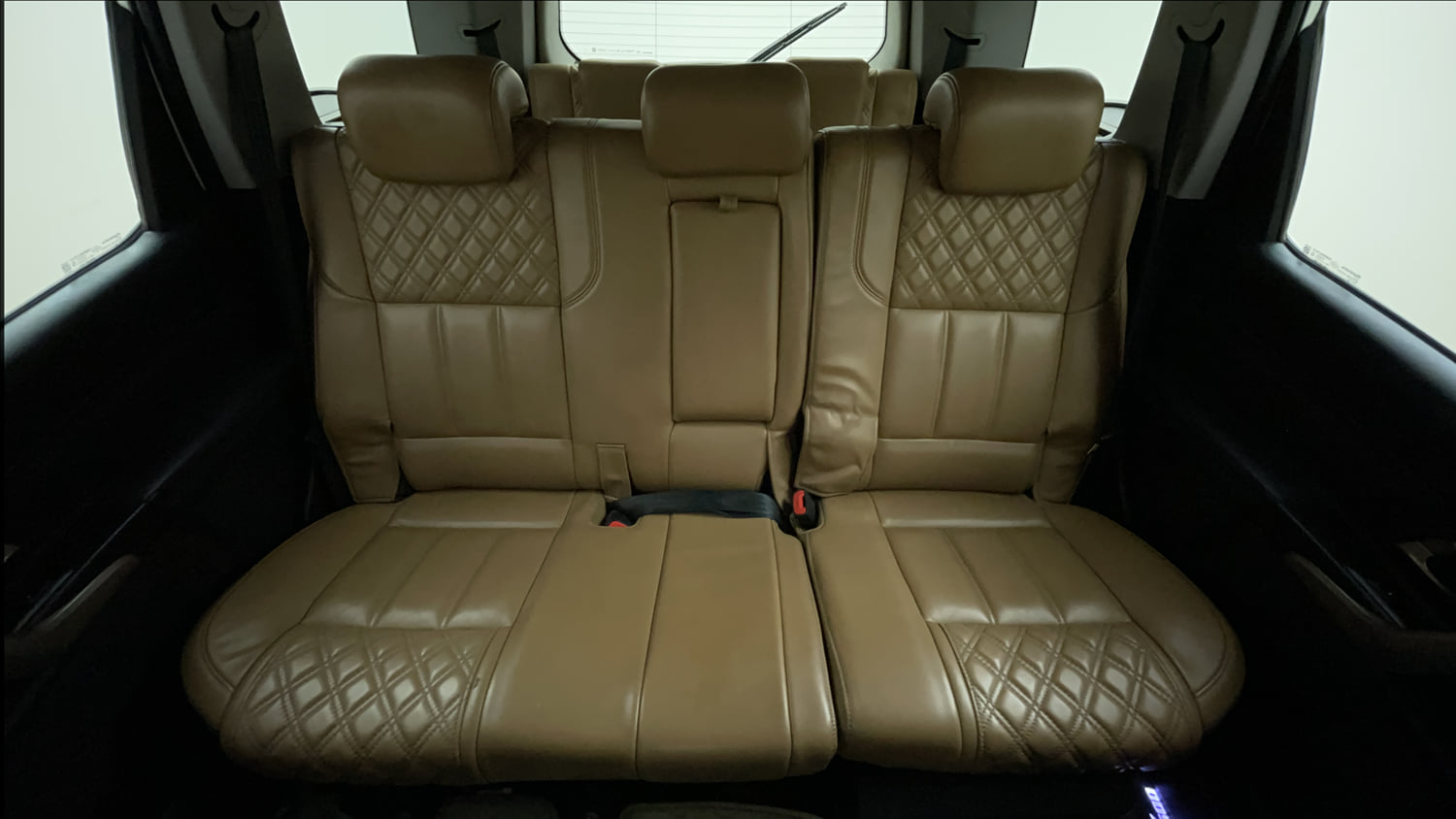 Used 2019 Mahindra XUV500 W11 Diesel Manual interior REAR SEAT CONDITION VIEW