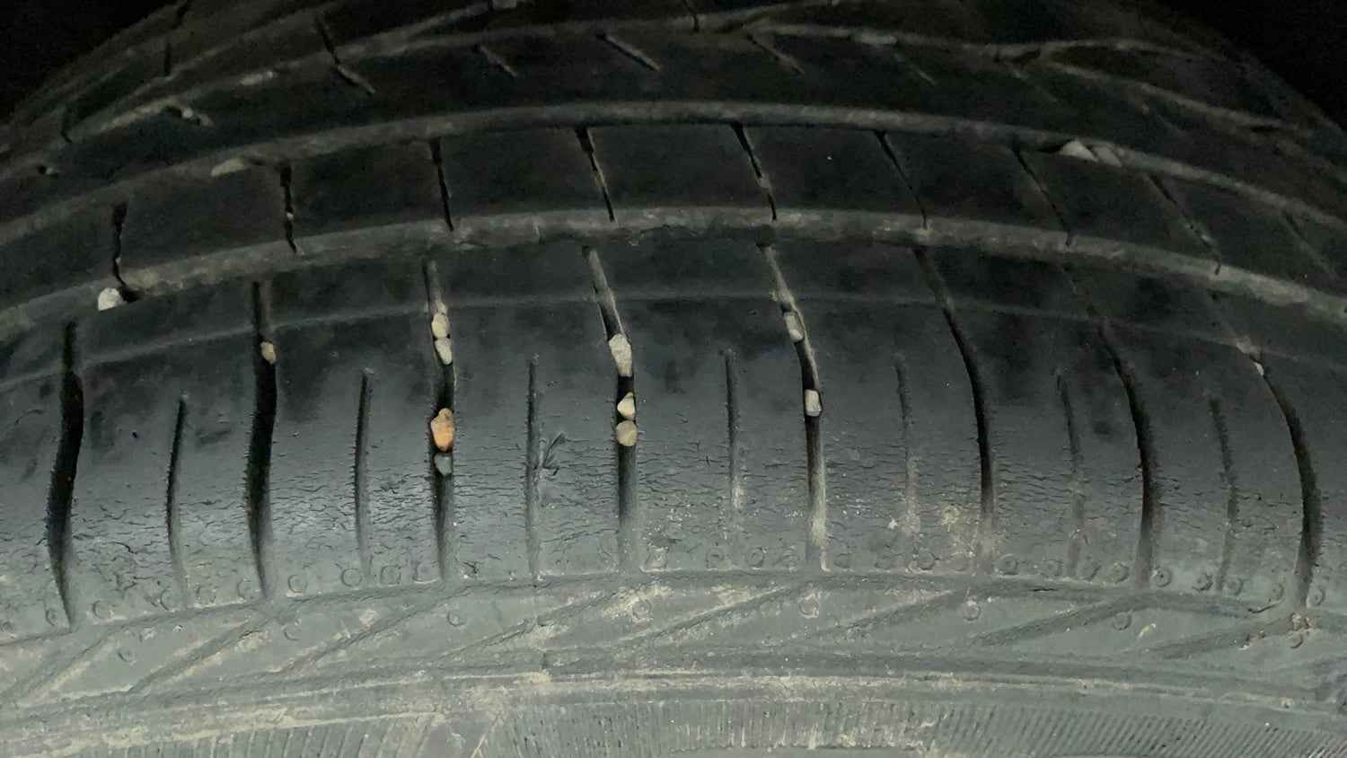 Used 2019 maruti-suzuki Vitara Brezza ZDi Plus AGS Diesel Automatic tyres RIGHT REAR TYRE TREAD VIEW