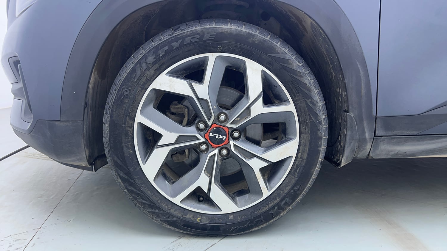 Used 2022 Kia Seltos X Line 1.5 Diesel AT Diesel Automatic tyres LEFT FRONT TYRE RIM VIEW