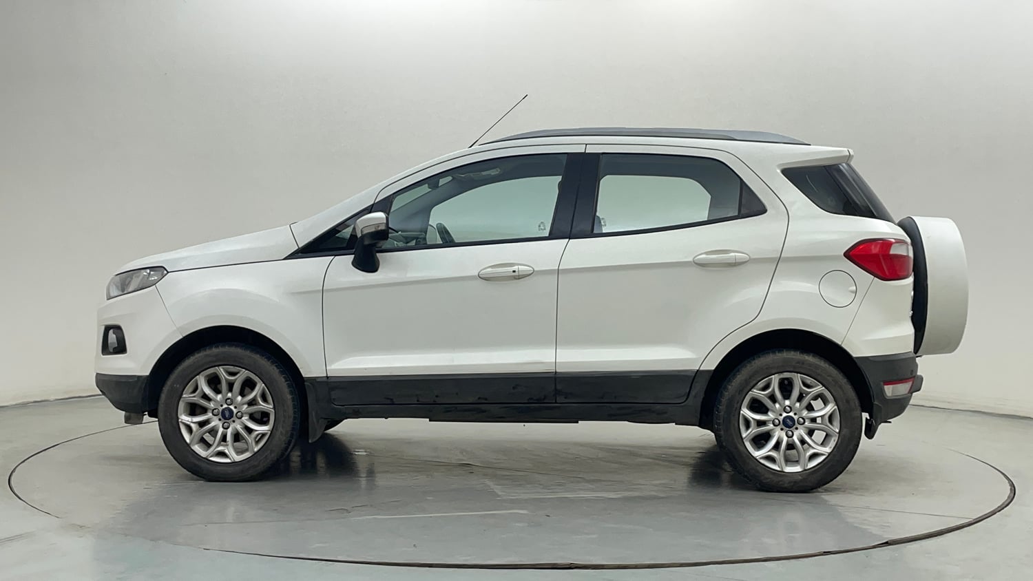 Used 2016 Ford EcoSport Titanium 1.5L TDCi Diesel Manual exterior LEFT SIDE VIEW