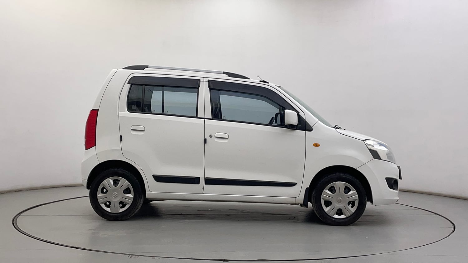 Used 2016 Maruti Suzuki Wagon R VXI Petrol Manual exterior RIGHT SIDE VIEW