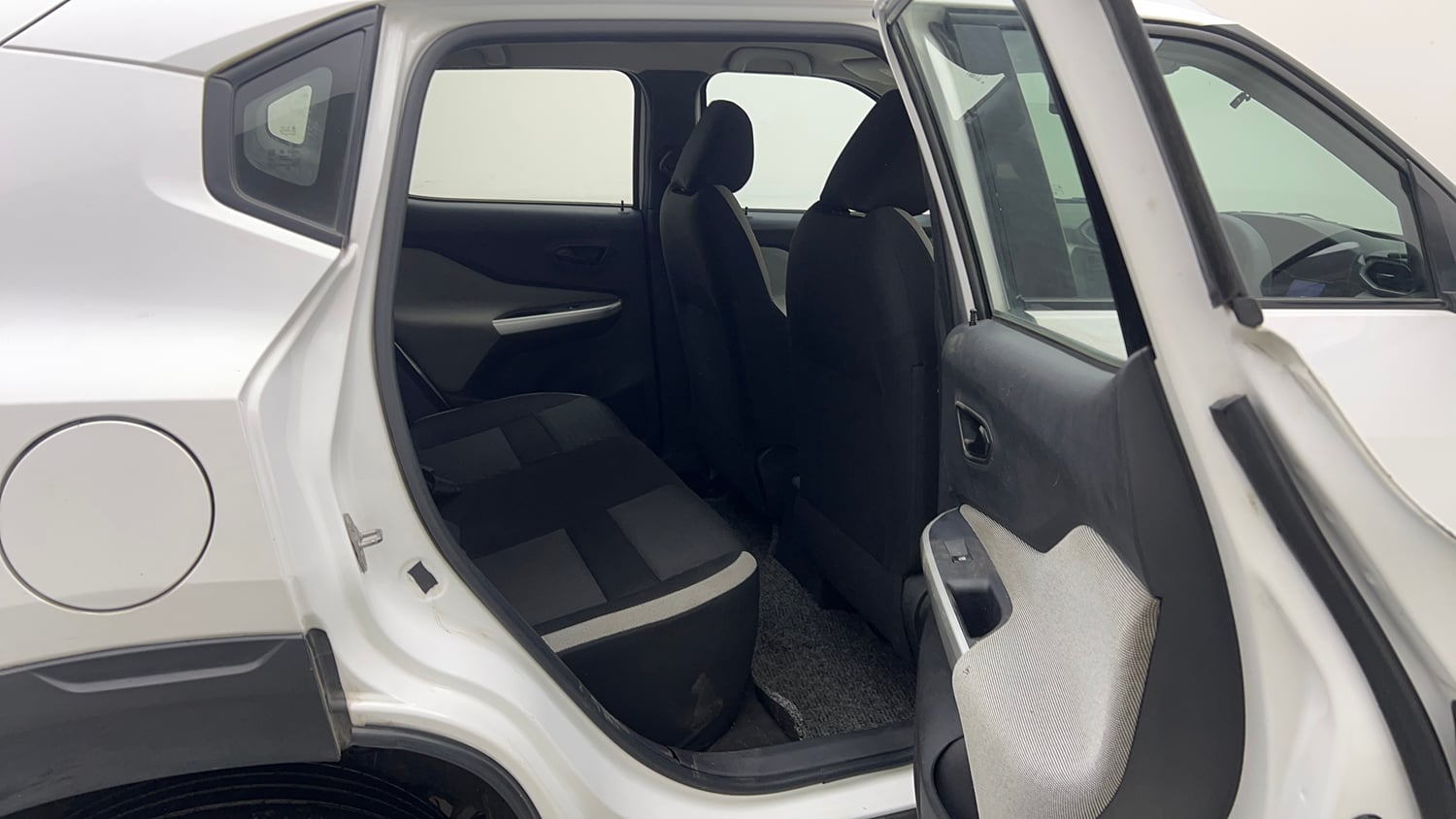 Used 2021 Nissan Magnite XE Petrol Manual interior RIGHT SIDE REAR DOOR CABIN VIEW