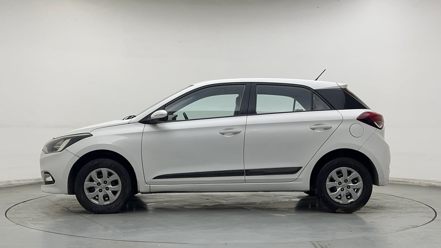 Used 2016 Hyundai Elite i20 Sportz 1.2 Petrol Manual exterior LEFT SIDE VIEW