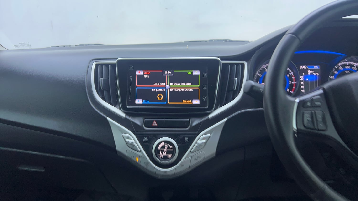 Used 2018 Maruti Suzuki Baleno Alpha 1.2 Petrol Manual interior MUSIC SYSTEM & AC CONTROL VIEW