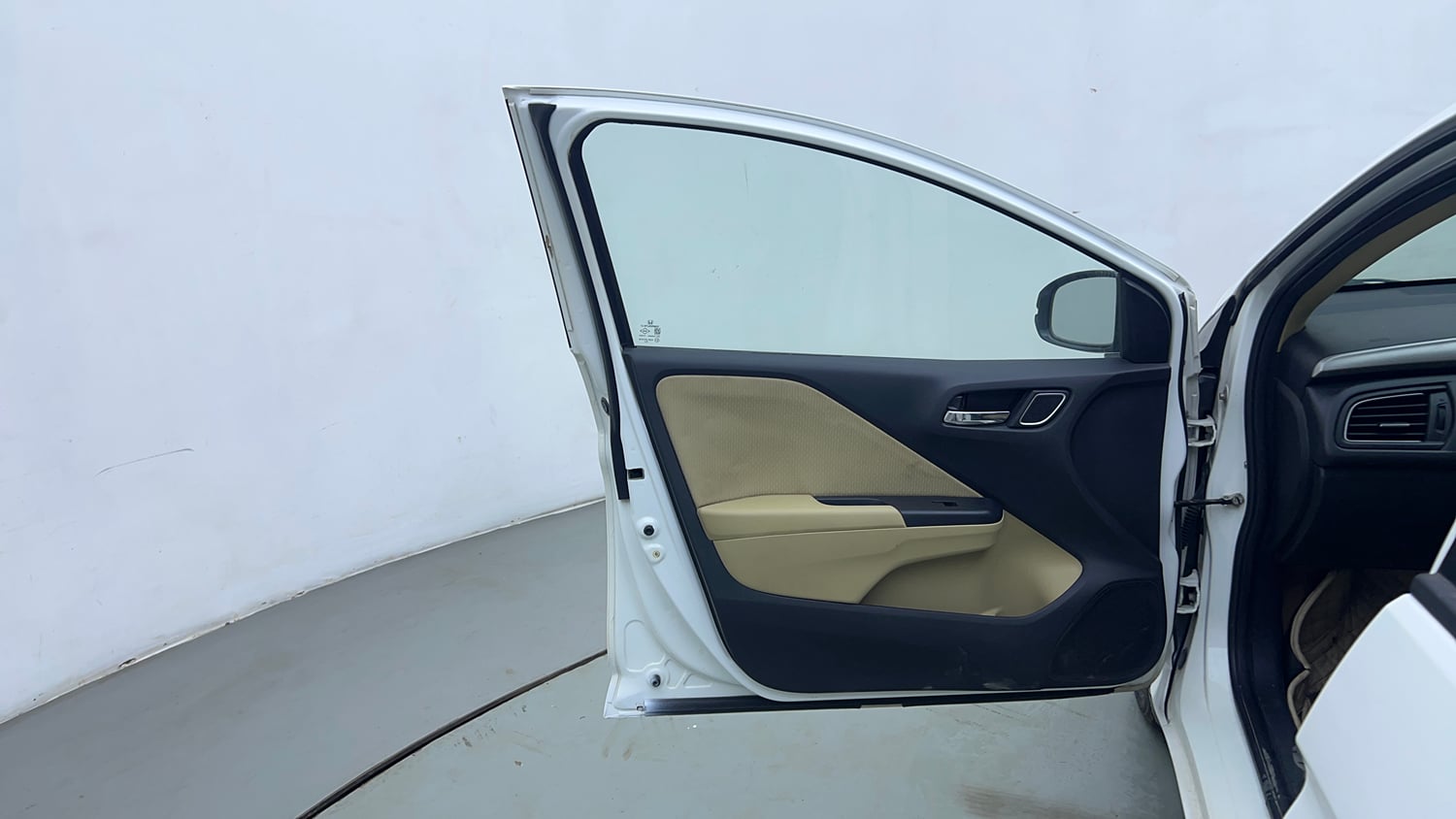 Used 2019 Honda City V CVT Petrol Petrol Automatic interior LEFT FRONT DOOR OPEN VIEW