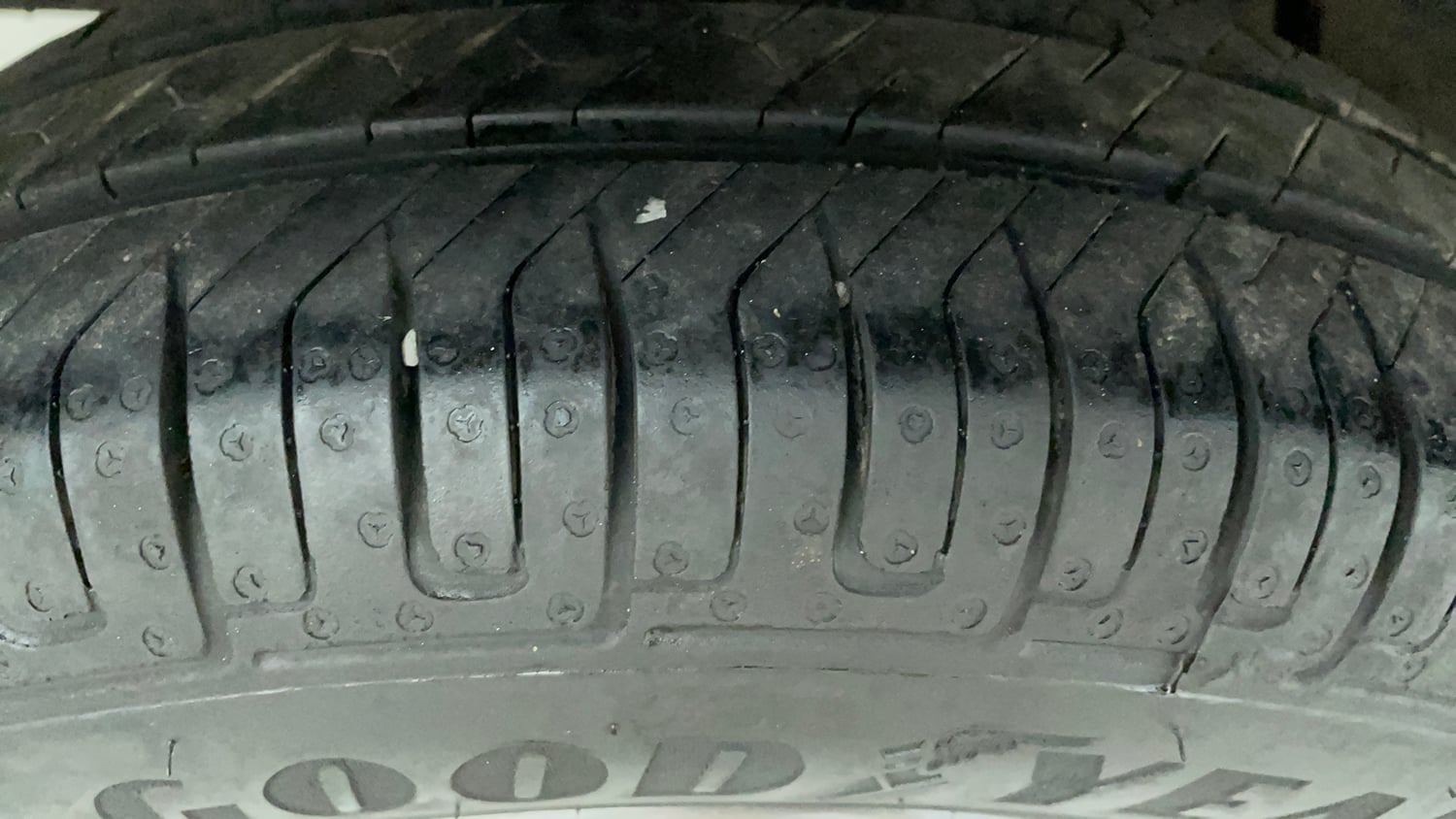 Used 2018 Renault Kwid 1.0 RXL Petrol Manual tyres RIGHT REAR TYRE TREAD VIEW