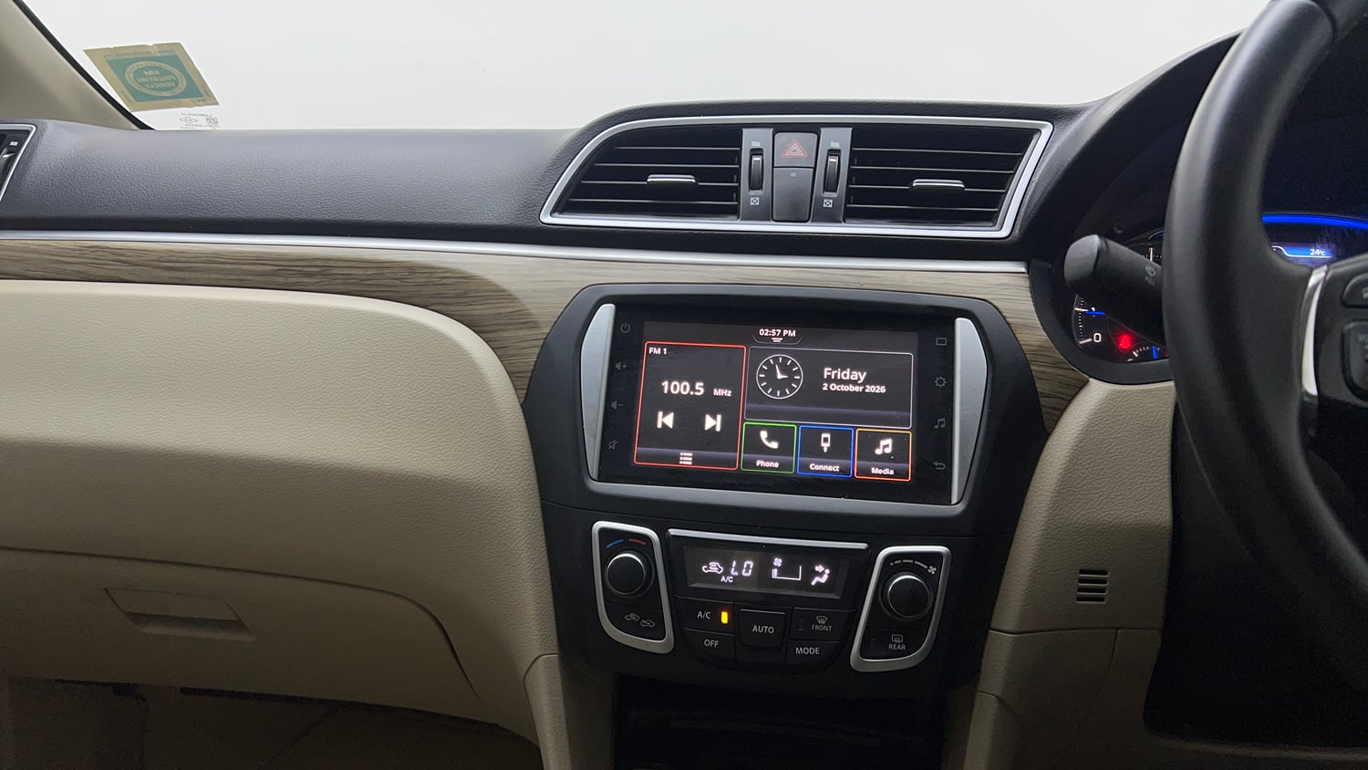 Used 2022 Maruti Suzuki Ciaz Alpha 1.5 AT Petrol Automatic interior MUSIC SYSTEM & AC CONTROL VIEW