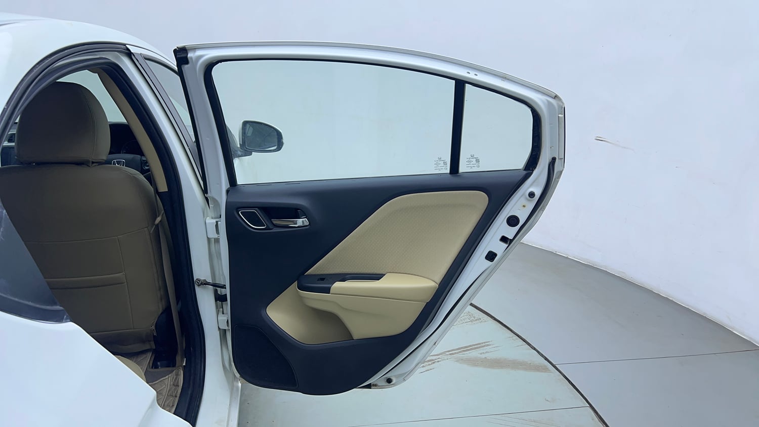Used 2019 Honda City V CVT Petrol Petrol Automatic interior RIGHT REAR DOOR OPEN VIEW