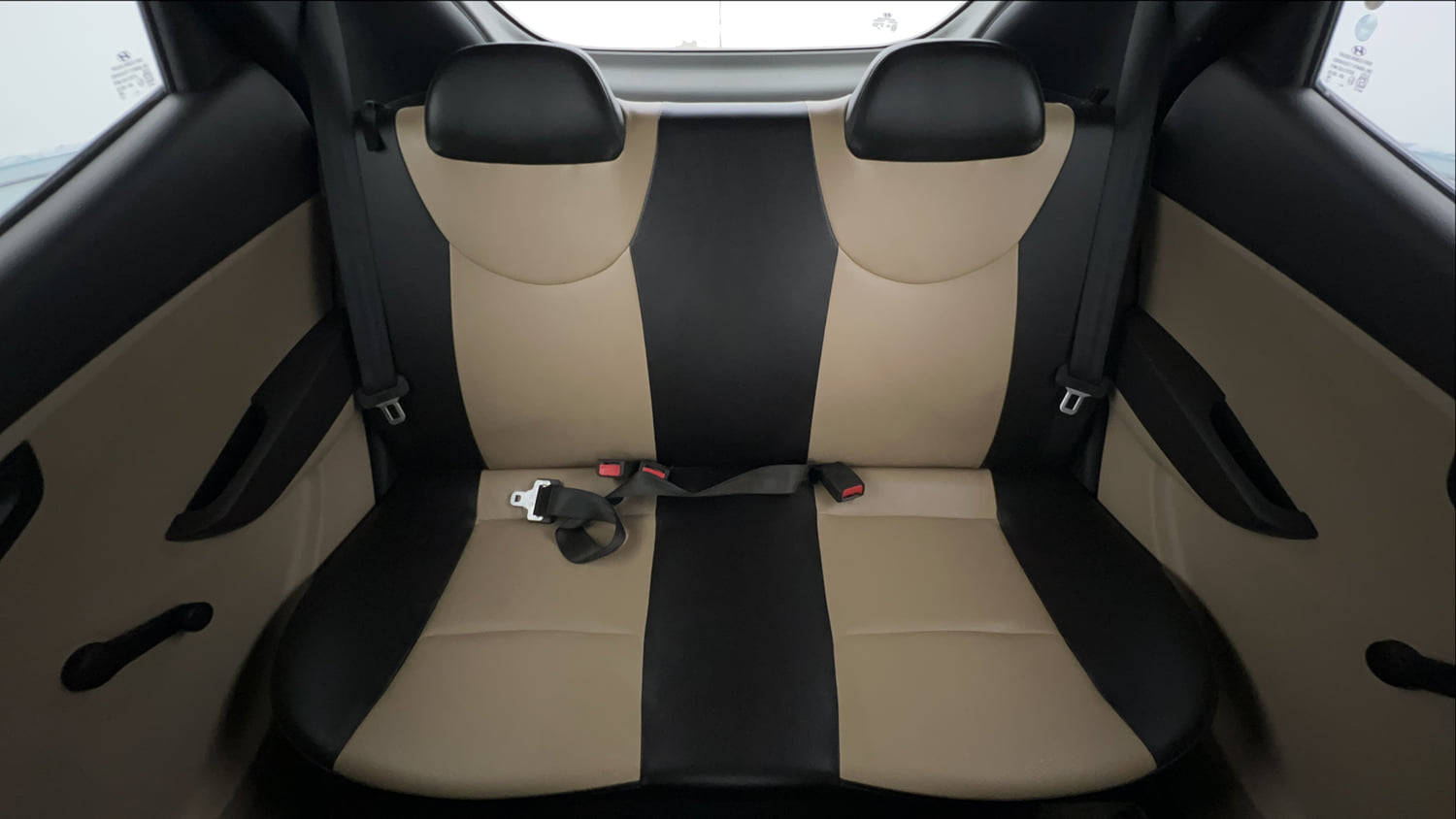 Used 2018 Hyundai Eon Era + AirBag Petrol Manual interior REAR SEAT CONDITION VIEW