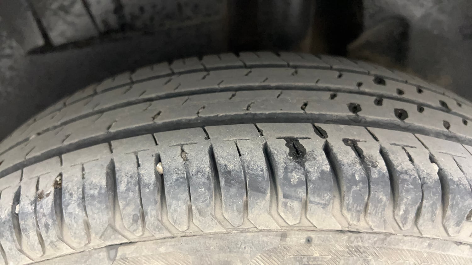 Used 2019 Maruti Suzuki Dzire VXi AMT Petrol Automatic tyres LEFT REAR TYRE TREAD VIEW