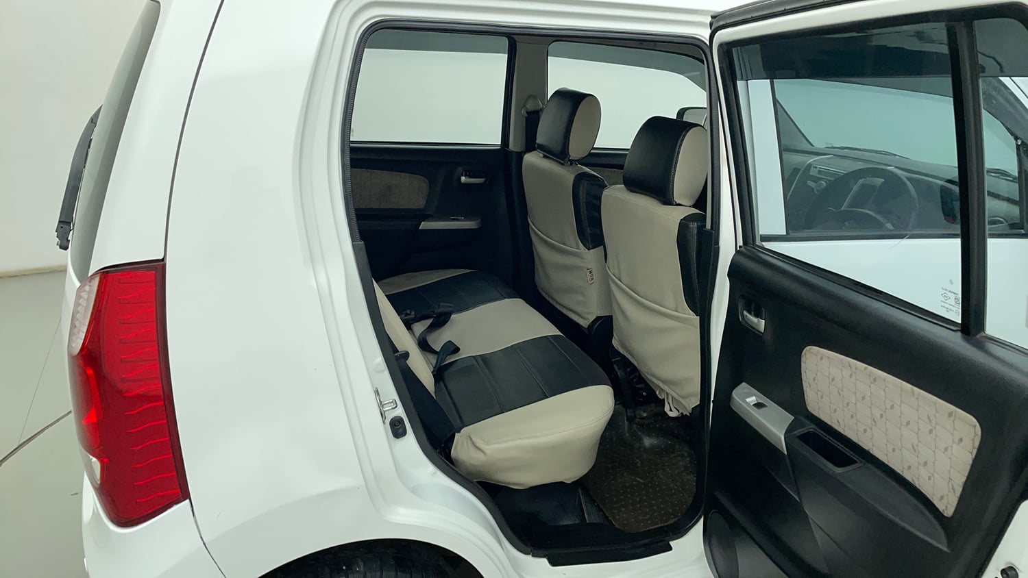 Used 2016 Maruti Suzuki Wagon R VXI Petrol Manual interior RIGHT SIDE REAR DOOR CABIN VIEW