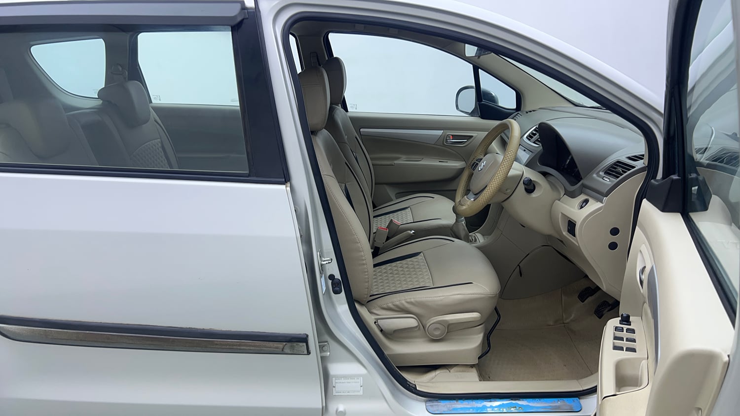 Used 2018 Maruti Suzuki Ertiga ZXI+ Petrol Manual interior RIGHT SIDE FRONT DOOR CABIN VIEW