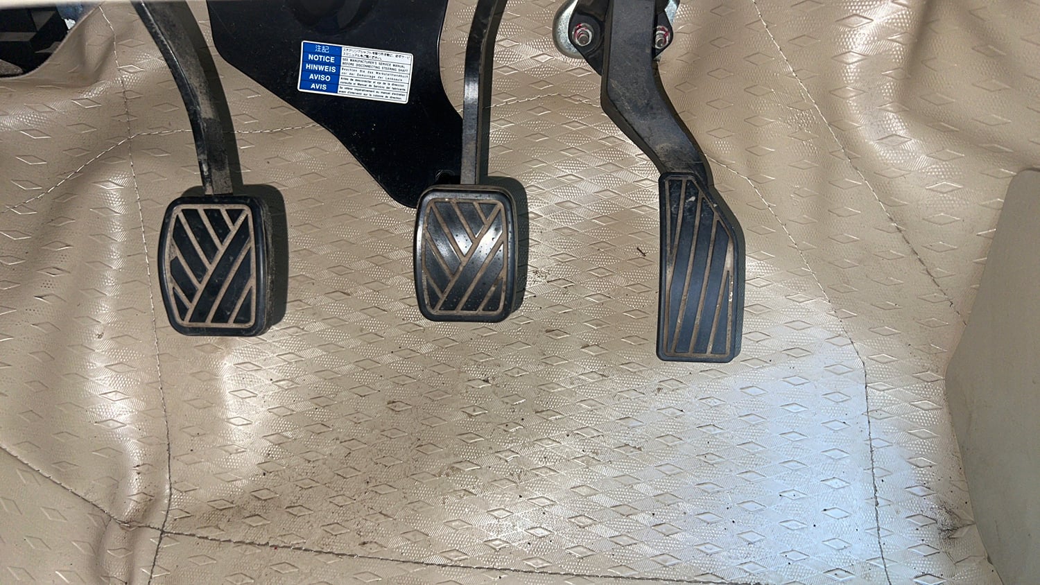 Used 2018 Maruti Suzuki Ertiga ZXI+ Petrol Manual interior PEDALS VIEW