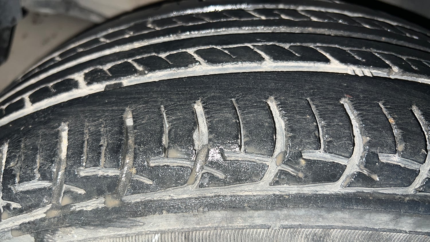 Used 2021 Honda City V Petrol Petrol Manual tyres RIGHT REAR TYRE TREAD VIEW