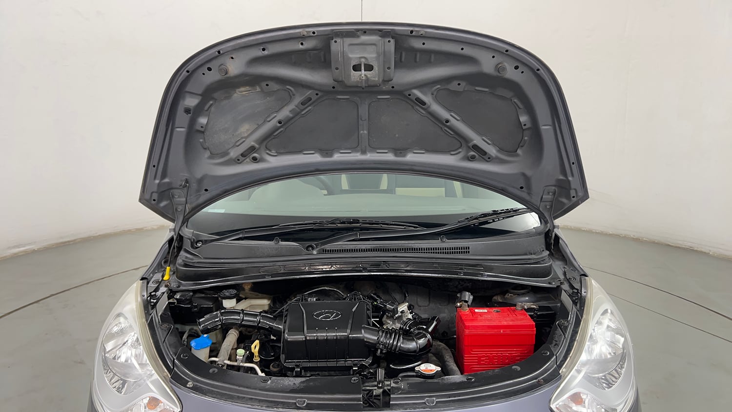 Used 2015 Hyundai i10 Magna 1.1 iRDE2 Petrol Manual engine ENGINE & BONNET OPEN FRONT VIEW
