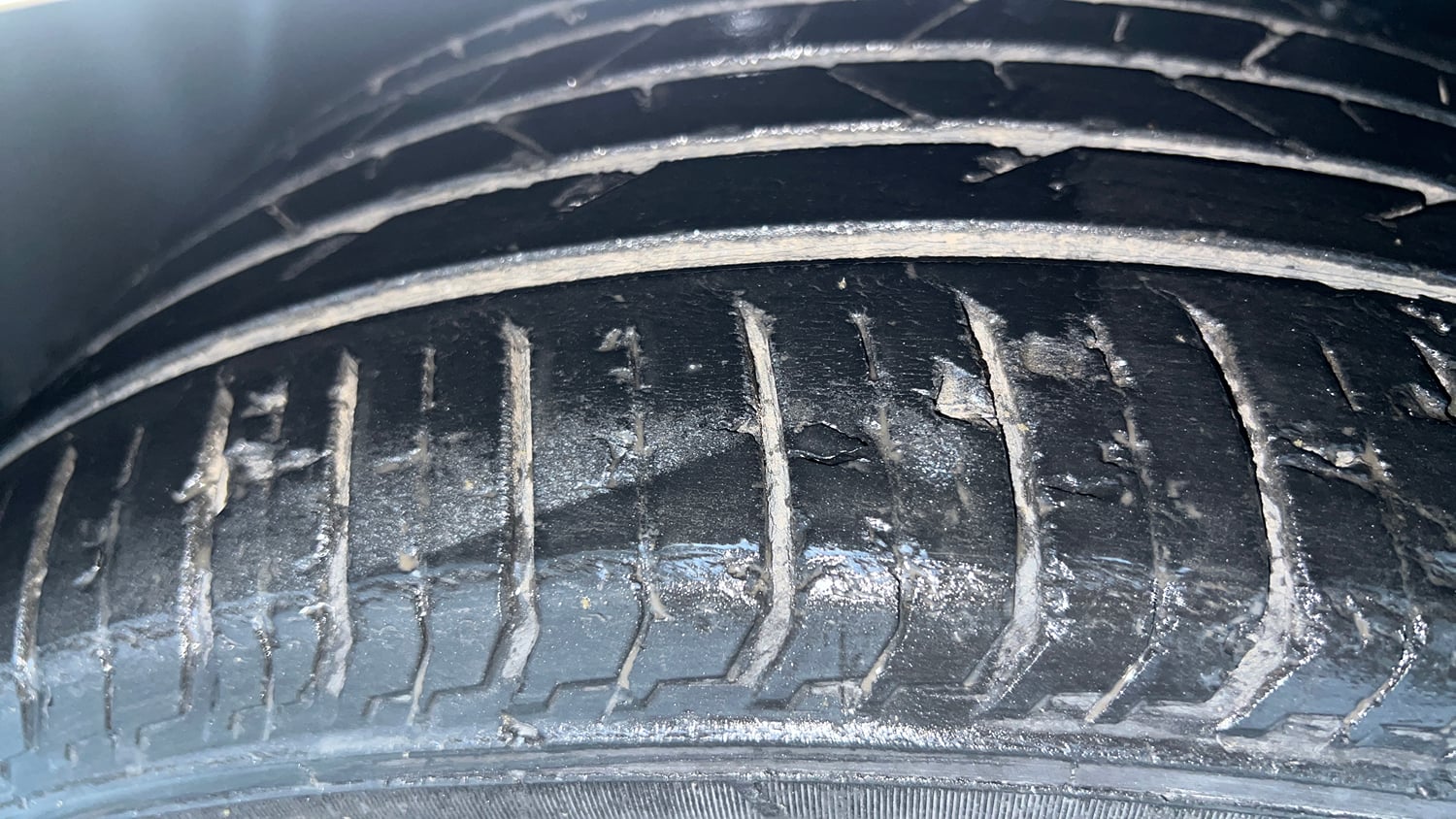 Used 2022 Maruti Suzuki Ciaz Alpha 1.5 AT Petrol Automatic tyres LEFT REAR TYRE TREAD VIEW