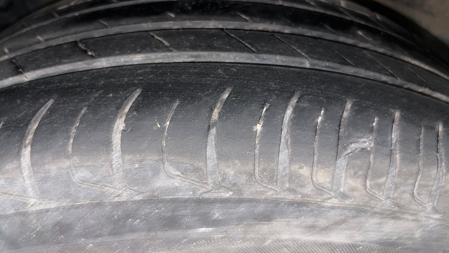 Used 2023 Tata Nexon XM Diesel Diesel Manual tyres RIGHT REAR TYRE TREAD VIEW