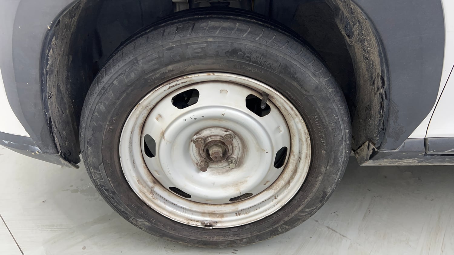 Used 2021 Nissan Magnite XE Petrol Manual tyres LEFT FRONT TYRE RIM VIEW
