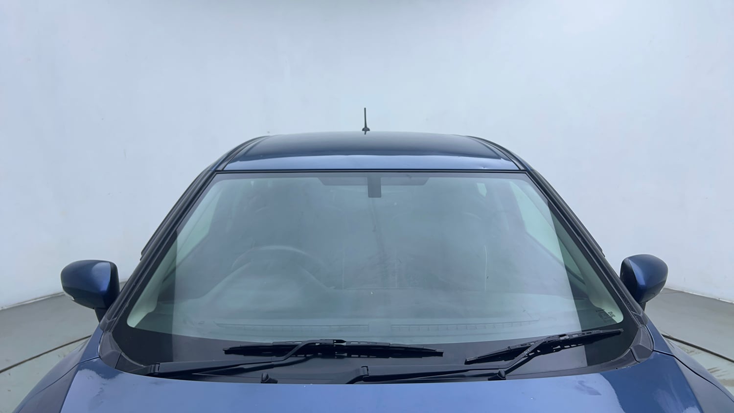 Used 2018 Maruti Suzuki Baleno Alpha 1.2 Petrol Manual exterior FRONT WINDSHIELD VIEW