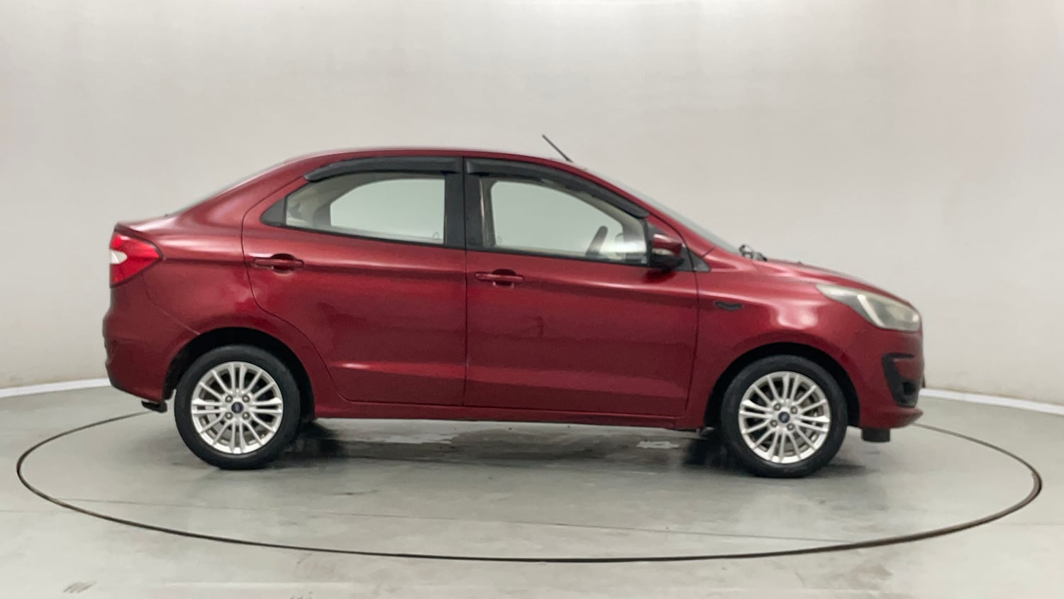 Used 2019 Ford Figo Aspire Titanium 1.2 Ti-VCT Petrol Manual exterior RIGHT SIDE VIEW