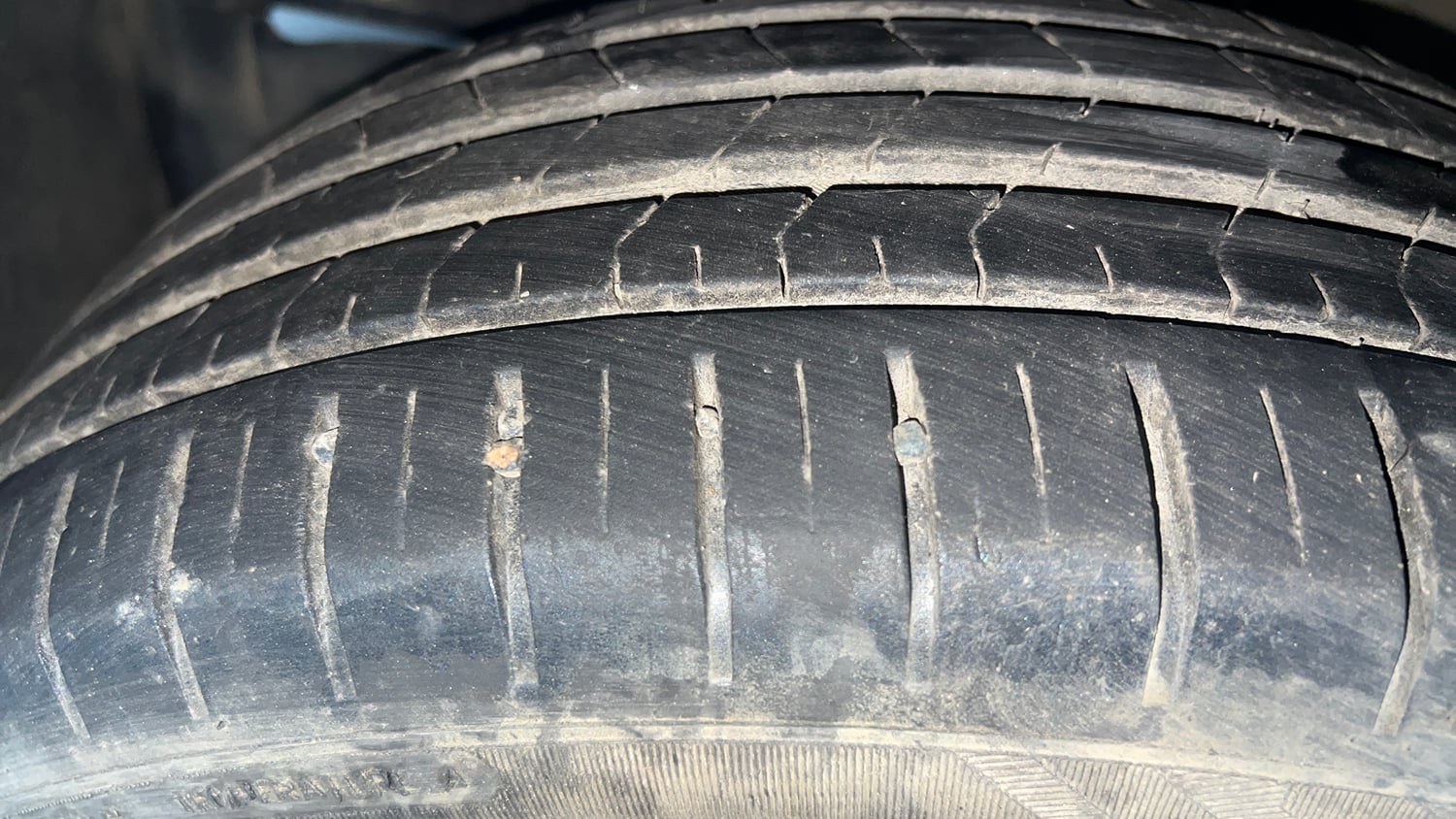 Used 2023 Maruti Suzuki Baleno Alpha AGS Petrol Automatic tyres LEFT FRONT TYRE TREAD VIEW