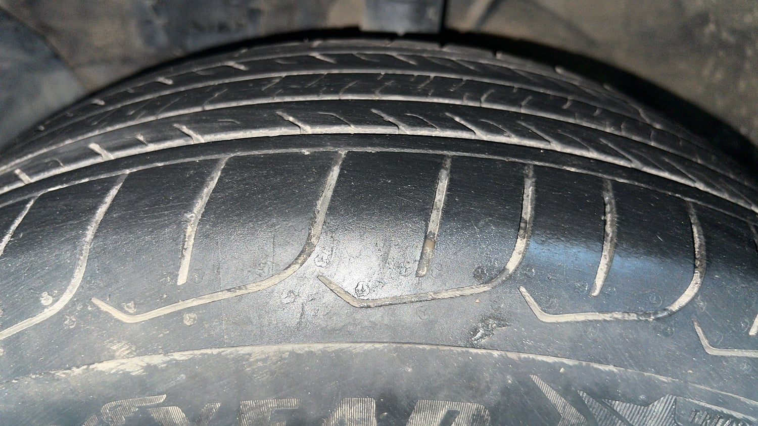 Used 2017 Hyundai Creta 1.6 SX Plus Petrol Petrol Manual tyres LEFT FRONT TYRE TREAD VIEW