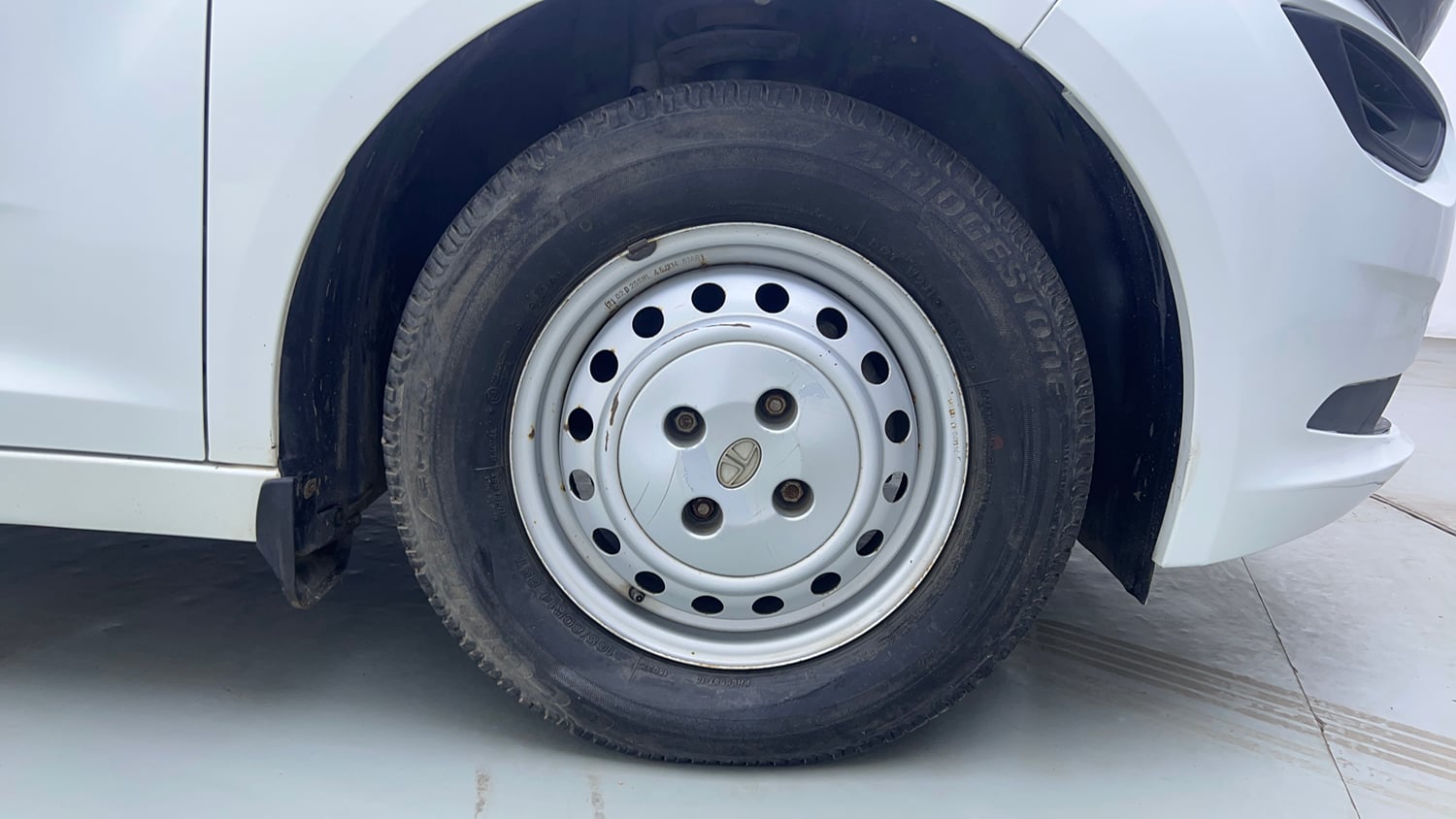 Used 2021 Tata Altroz XM Petrol Petrol Manual tyres RIGHT FRONT TYRE RIM VIEW