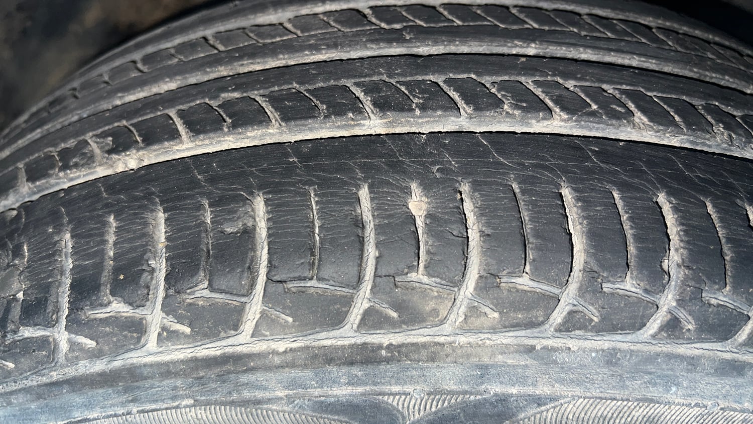 Used 2018 Maruti Suzuki Baleno Delta 1.2 Petrol Manual tyres RIGHT FRONT TYRE TREAD VIEW