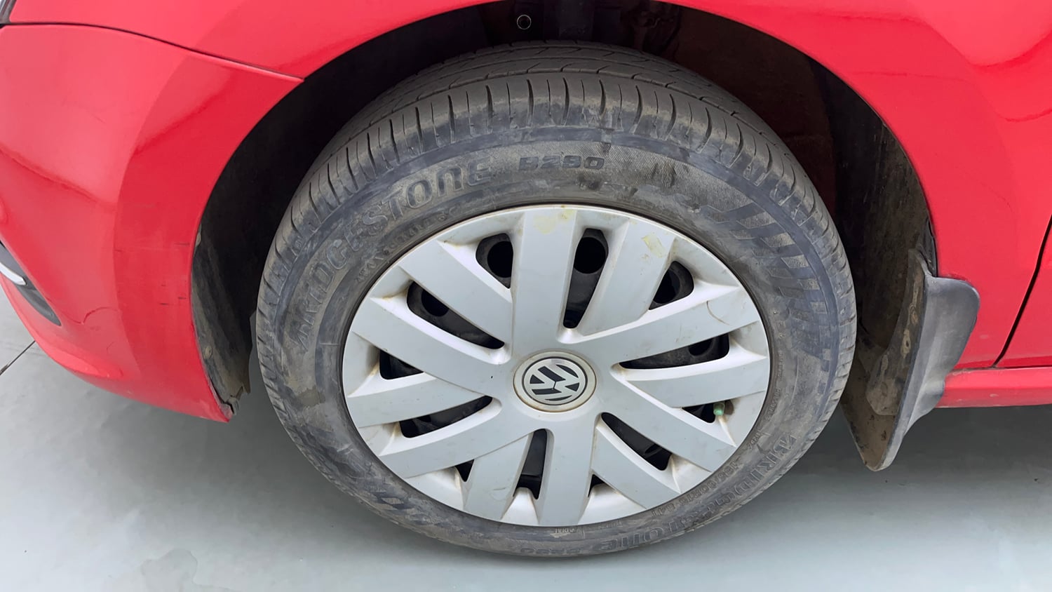 Used 2016 Volkswagen Polo Comfortline 1.2L (P) Petrol Manual tyres LEFT FRONT TYRE RIM VIEW