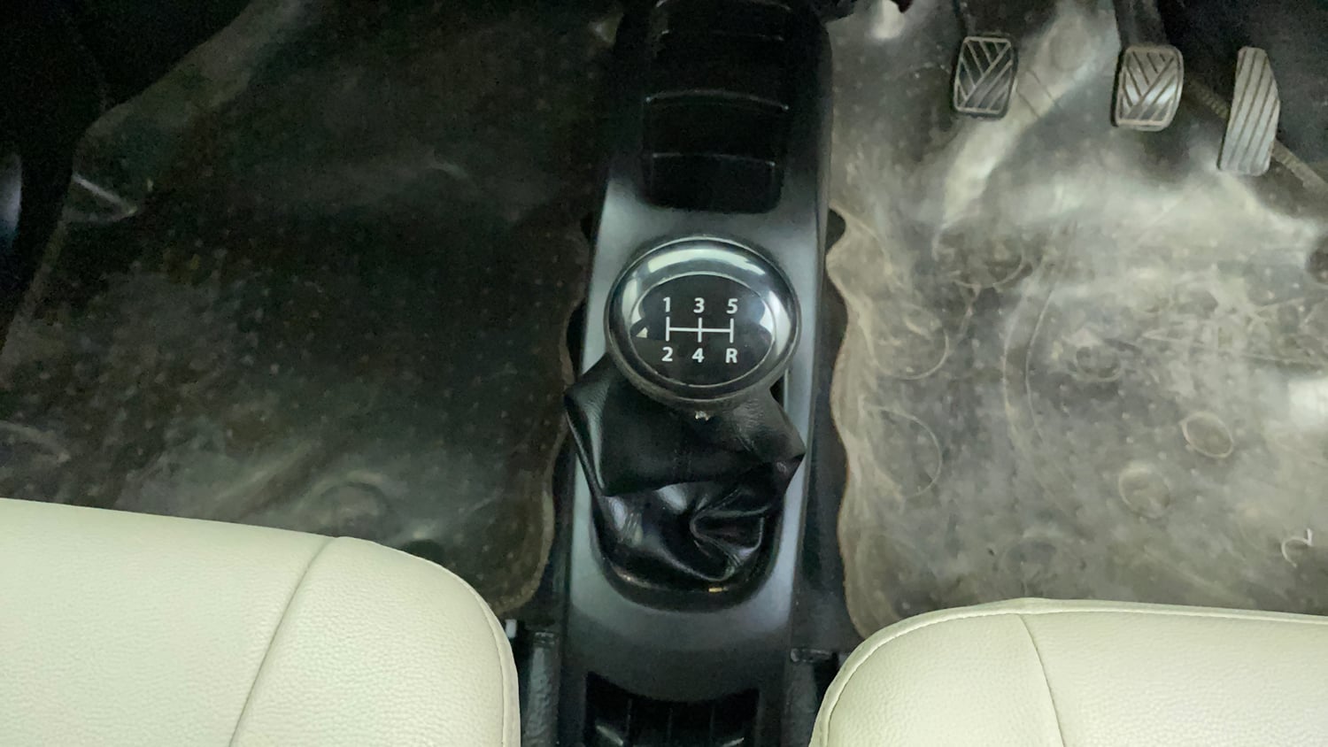 Used 2016 Maruti Suzuki Wagon R VXI Petrol Manual interior GEAR  KNOB VIEW