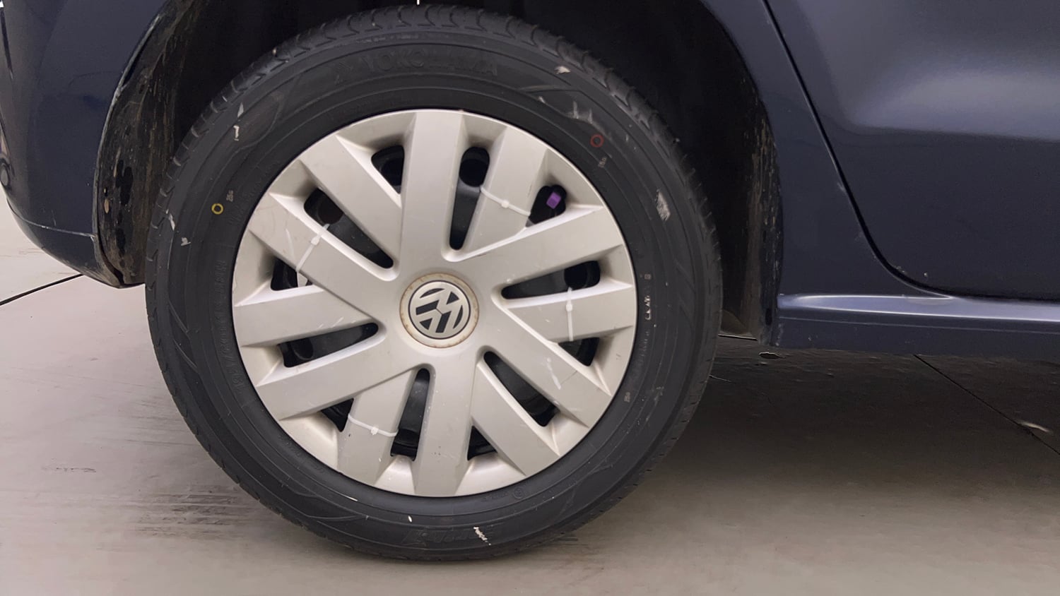 Used 2013 Volkswagen Polo Comfortline 1.2L (P) Petrol Manual tyres RIGHT REAR TYRE RIM VIEW