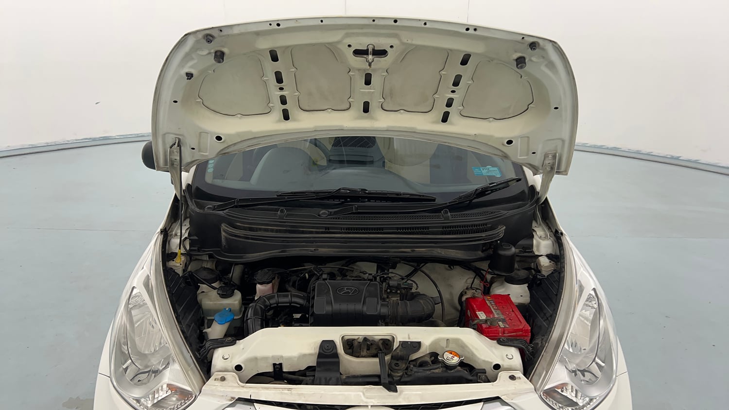 Used 2018 Hyundai Eon Era + AirBag Petrol Manual engine ENGINE & BONNET OPEN FRONT VIEW