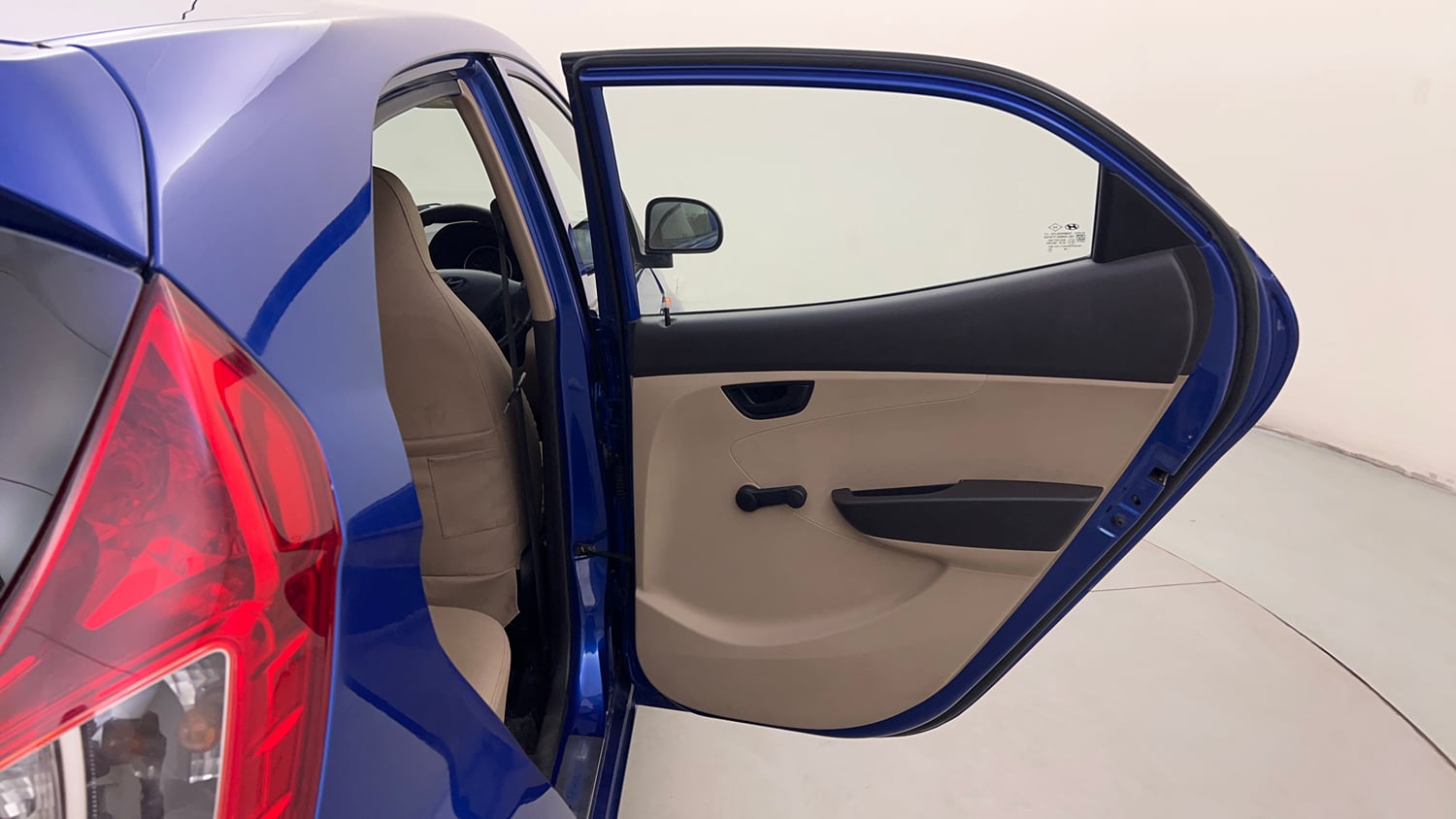Used 2014 Hyundai Eon Magna + Petrol Manual interior RIGHT REAR DOOR OPEN VIEW