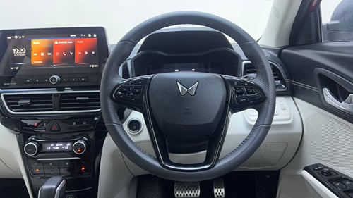 Used 2024 Mahindra XUV 3XO AX7L 1.2 Petrol AT Petrol Automatic interior STEERING VIEW