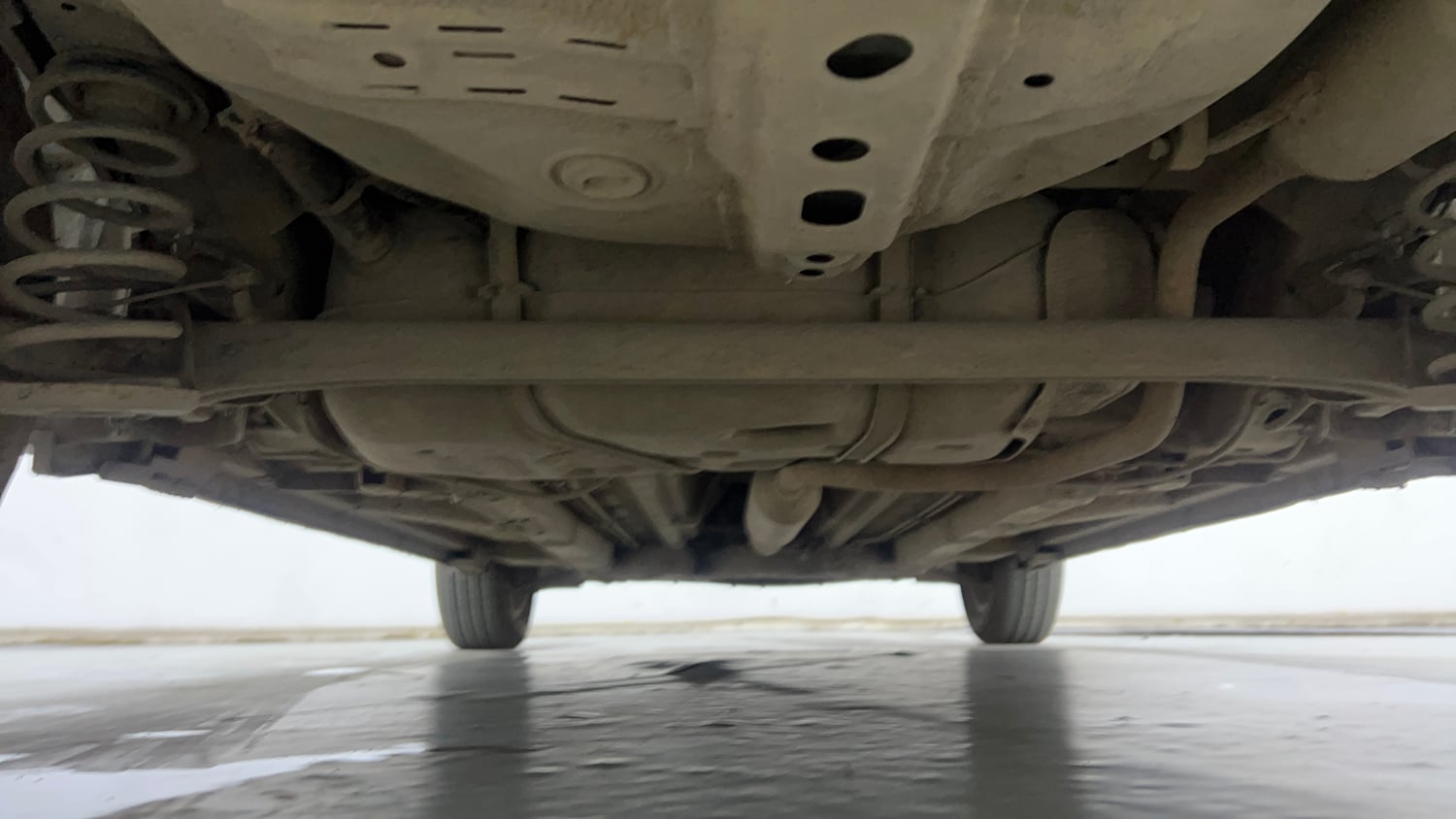 Used 2015 Maruti Suzuki Swift ZXi Petrol Manual extra REAR UNDERBODY VIEW (TAKEN FROM REAR)