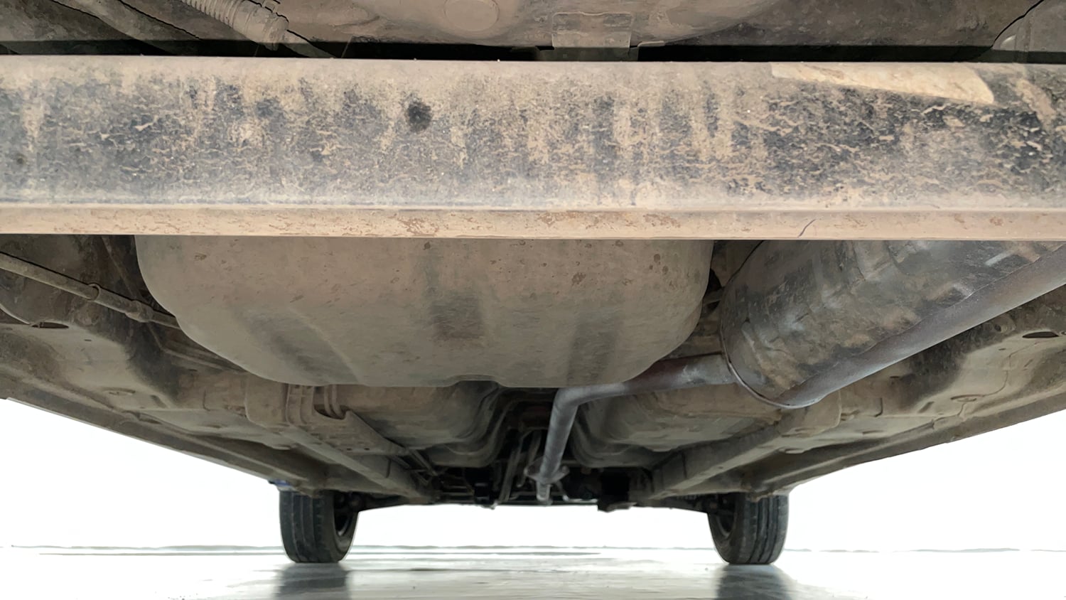 Used 2012 Hyundai Eon Magna + Petrol Manual extra REAR UNDERBODY VIEW (TAKEN FROM REAR)