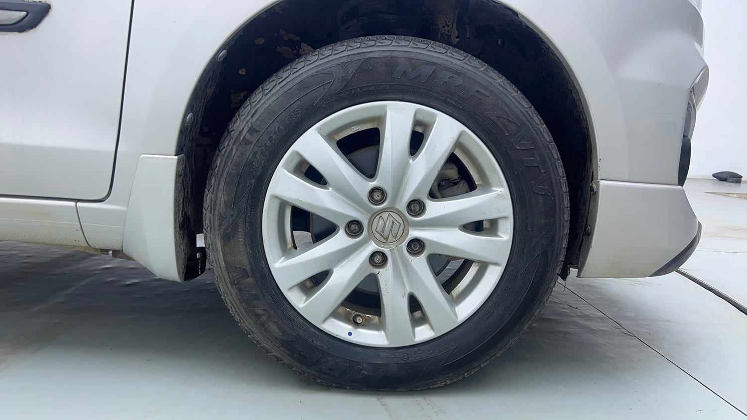 Used 2018 Maruti Suzuki Ertiga ZXI+ Petrol Manual tyres RIGHT FRONT TYRE RIM VIEW
