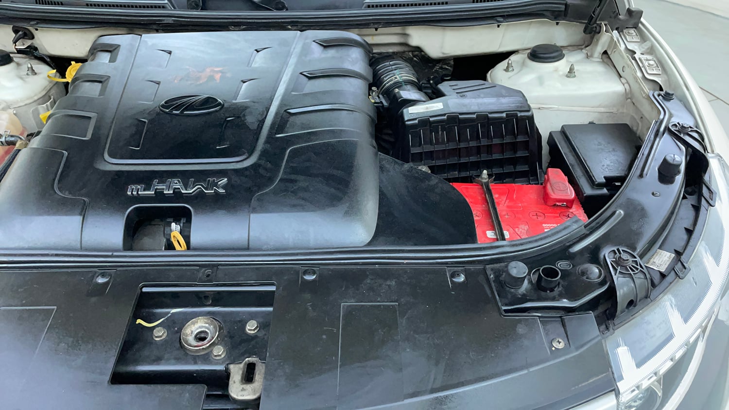 Used 2019 Mahindra XUV500 W11 Diesel Manual engine ENGINE LEFT SIDE VIEW